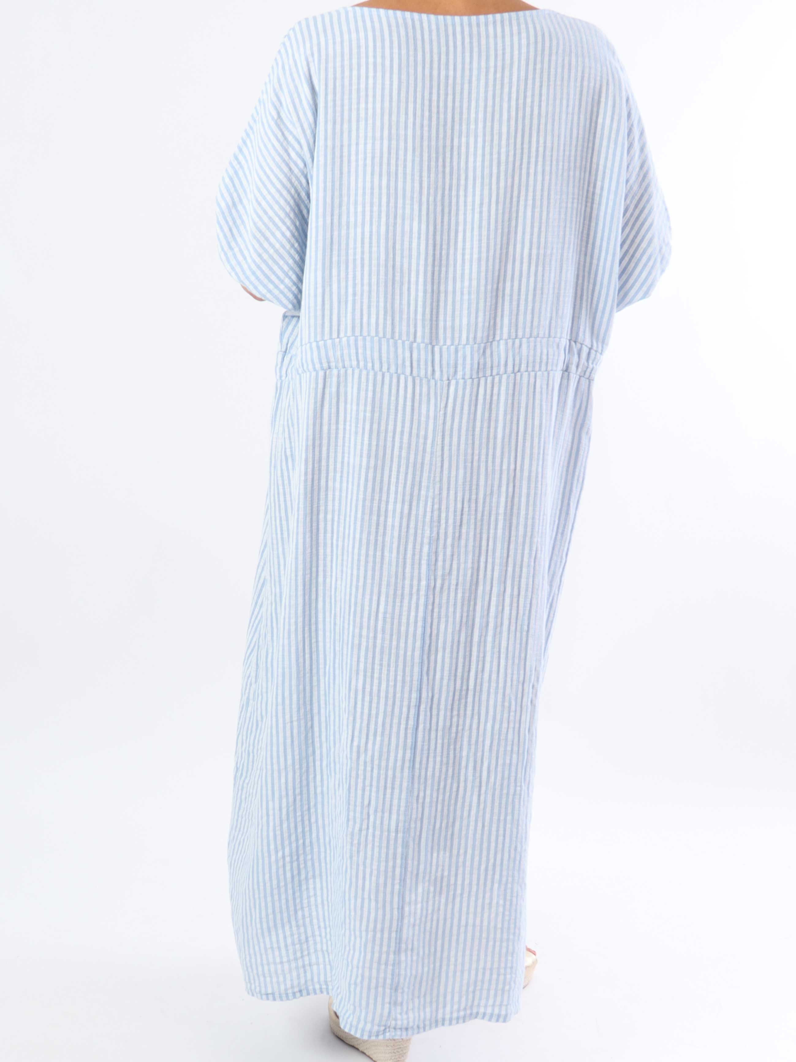 Ellie - Lang plus size kjole med striber og bindebånd